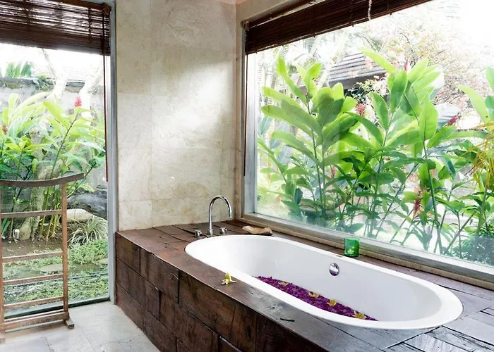 Fleur Deluxe Tropical Near Canggu Padel * デンパサール