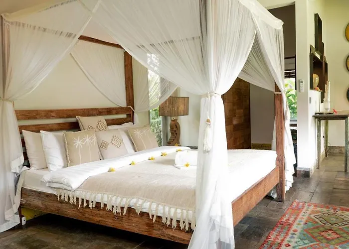 ゲストハウス Fleur Deluxe Tropical Near Canggu Padel デンパサール